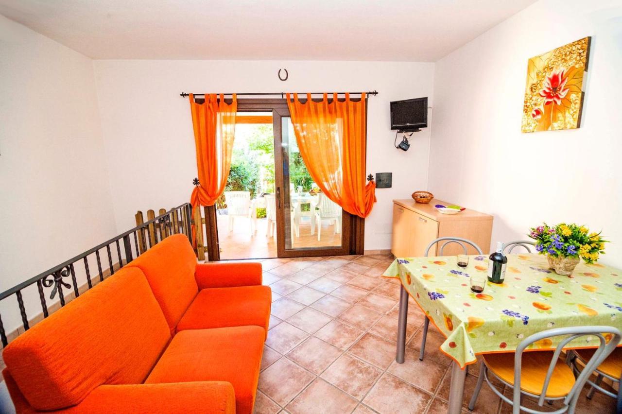 Residence Lu Soli Budoni Affitti Buitenkant foto